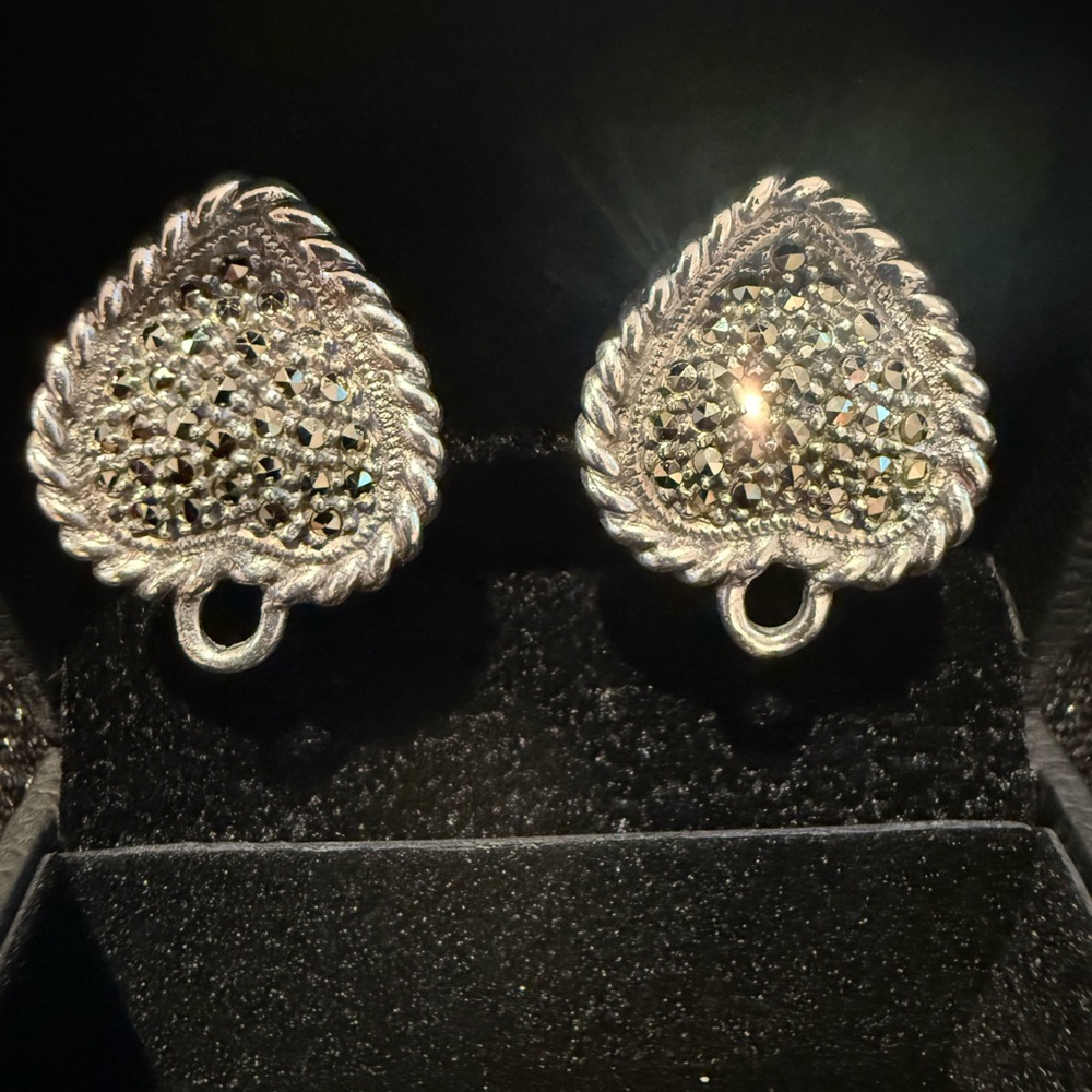 Sparkling 925 Silver MarcasiteHeart Earrings